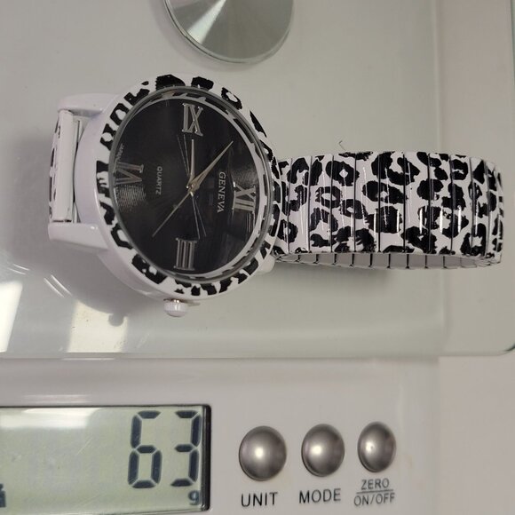 Geneva Animal Print Watch Quartz Big Face Watch with Stretchy Band - Picture 15 of 15